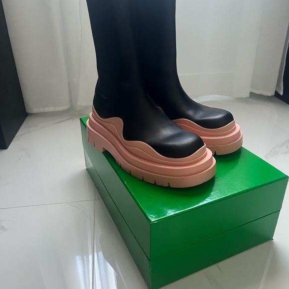 Bottega tire boots - Picture 3 of 3